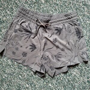 Athleta Women’s Shorts - Size 6